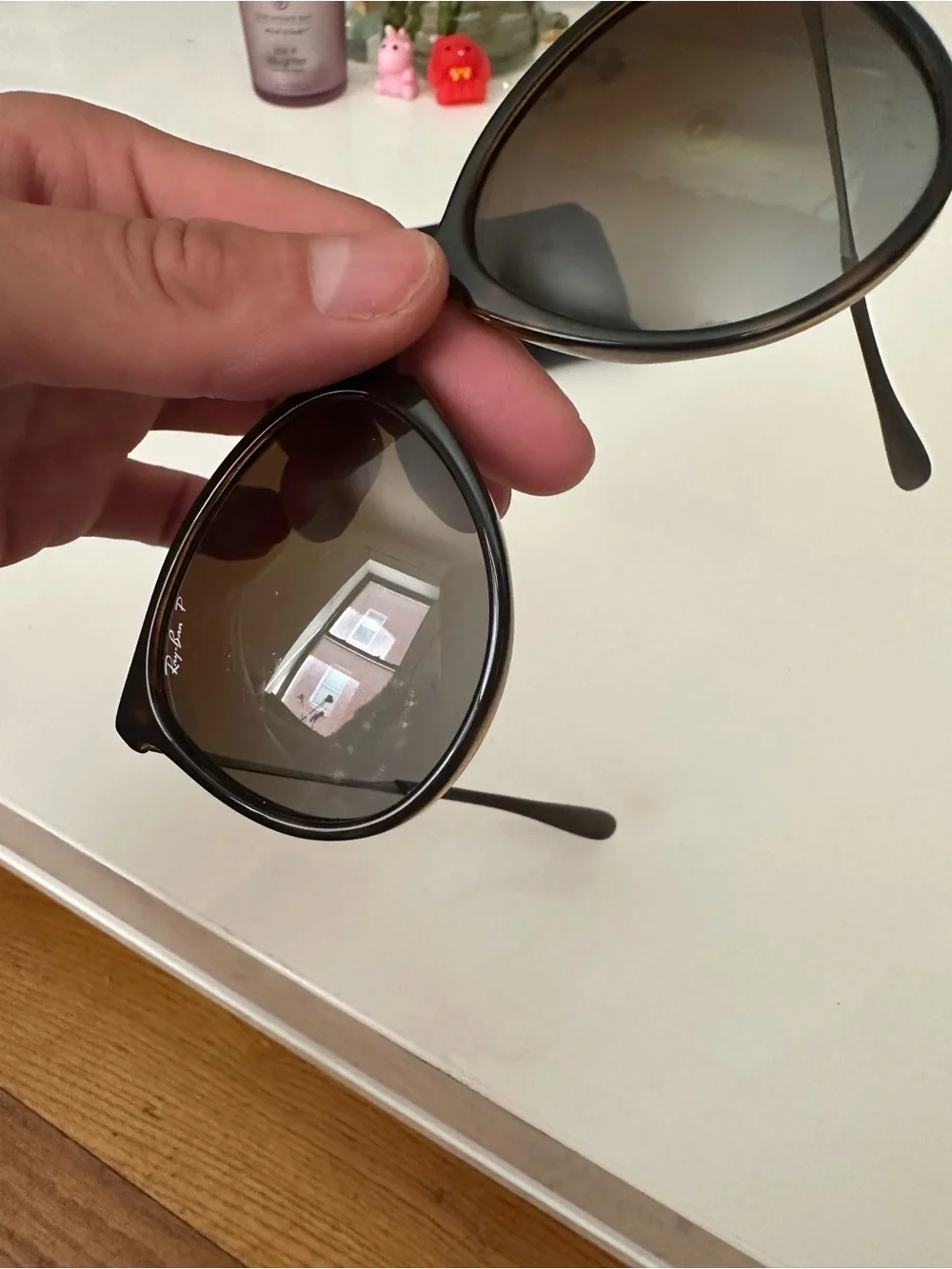 Ray-Ban Brown Gradient Round Sunglasses with Black Case